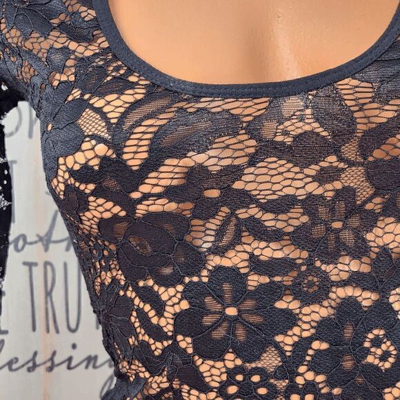 NIB Sheer Floral Lace Bodysuit: Romantic Elegance Small NIB - Picture 4 of 8